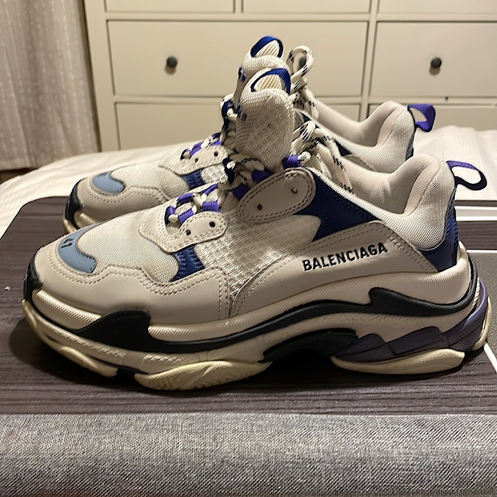❌SOLD VIA PRIVATE BUYER❌ Balenciaga Triple S Sneakers